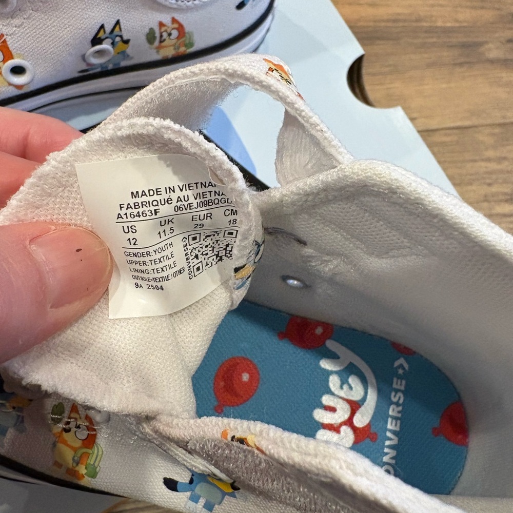Bluey Converse Chuck Taylor All Star 1V High-Top Sneaker - Kids size 12 - Picture 6 of 8